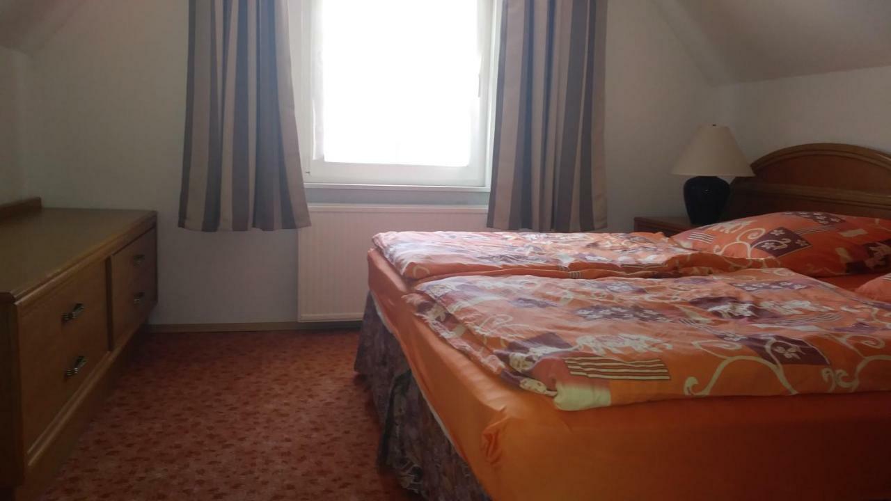 Urlaub Bei Hauenstein Apartment Born Bagian luar foto